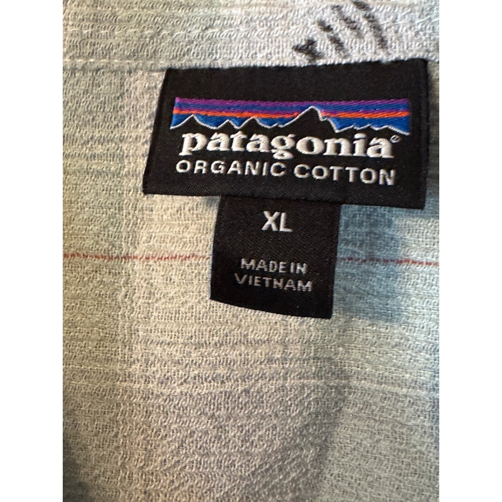 Patagonia Button Up XL Blue White Striped Organic Cotton Seersucker Gorpcore - Picture 2 of 6